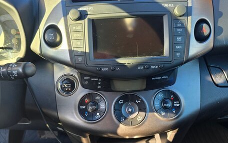 Toyota RAV4, 2011 год, 1 900 000 рублей, 3 фотография