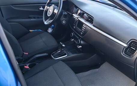 KIA Rio IV, 2018 год, 1 550 000 рублей, 4 фотография