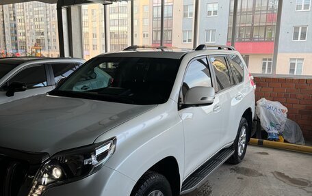 Toyota Land Cruiser Prado 150 рестайлинг 2, 2016 год, 4 700 000 рублей, 2 фотография