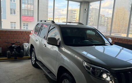 Toyota Land Cruiser Prado 150 рестайлинг 2, 2016 год, 4 700 000 рублей, 3 фотография