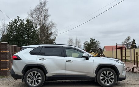 Toyota RAV4, 2020 год, 3 990 000 рублей, 5 фотография