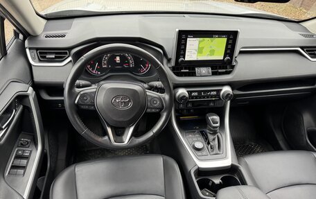 Toyota RAV4, 2020 год, 3 990 000 рублей, 15 фотография