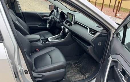 Toyota RAV4, 2020 год, 3 990 000 рублей, 17 фотография