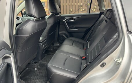 Toyota RAV4, 2020 год, 3 990 000 рублей, 18 фотография