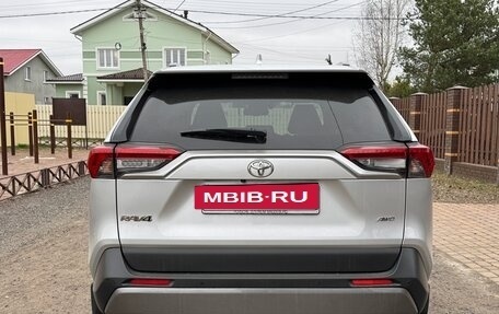 Toyota RAV4, 2020 год, 3 990 000 рублей, 7 фотография