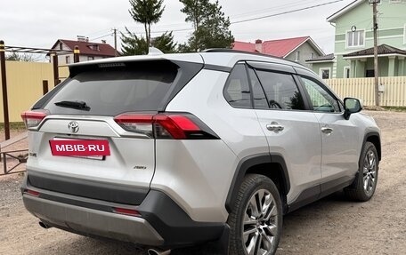 Toyota RAV4, 2020 год, 3 990 000 рублей, 8 фотография