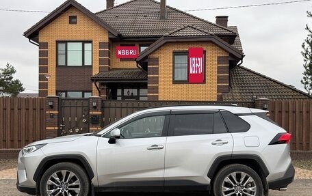 Toyota RAV4, 2020 год, 3 990 000 рублей, 9 фотография