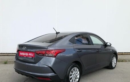 Hyundai Solaris II рестайлинг, 2021 год, 1 870 000 рублей, 2 фотография