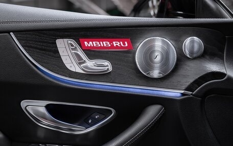 Mercedes-Benz E-Класс, 2018 год, 4 400 000 рублей, 24 фотография