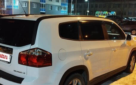 Chevrolet Orlando I, 2011 год, 860 000 рублей, 2 фотография