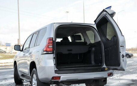 Toyota Land Cruiser Prado 150 рестайлинг 2, 2021 год, 5 499 000 рублей, 8 фотография
