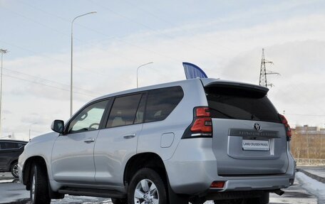 Toyota Land Cruiser Prado 150 рестайлинг 2, 2021 год, 5 499 000 рублей, 3 фотография