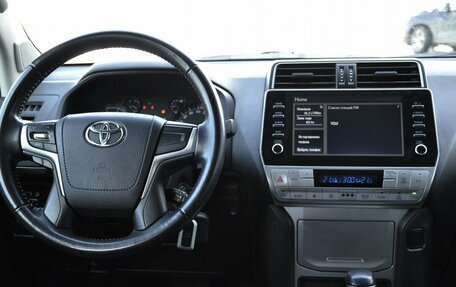 Toyota Land Cruiser Prado 150 рестайлинг 2, 2021 год, 5 499 000 рублей, 10 фотография