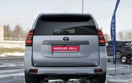 Toyota Land Cruiser Prado 150 рестайлинг 2, 2021 год, 5 499 000 рублей, 5 фотография