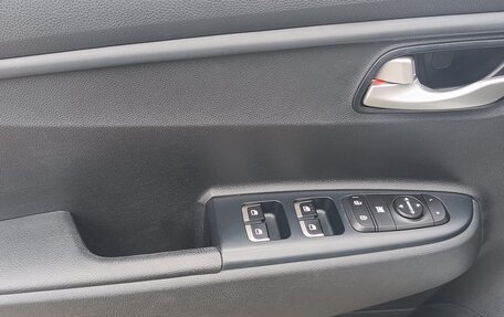 KIA Rio IV, 2018 год, 1 595 000 рублей, 8 фотография