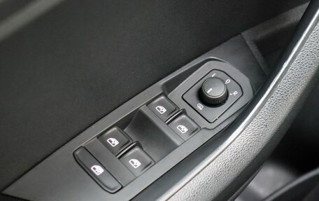 Skoda Karoq I, 2021 год, 2 200 000 рублей, 15 фотография
