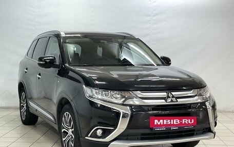 Mitsubishi Outlander III рестайлинг 3, 2017 год, 2 970 000 рублей, 2 фотография