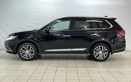 Mitsubishi Outlander III рестайлинг 3, 2017 год, 2 970 000 рублей, 10 фотография