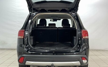 Mitsubishi Outlander III рестайлинг 3, 2017 год, 2 970 000 рублей, 7 фотография