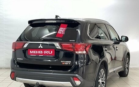 Mitsubishi Outlander III рестайлинг 3, 2017 год, 2 970 000 рублей, 4 фотография