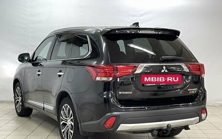 Mitsubishi Outlander III рестайлинг 3, 2017 год, 2 970 000 рублей, 5 фотография