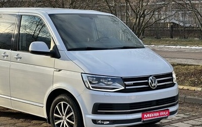 Volkswagen Multivan T6 рестайлинг, 2018 год, 4 999 000 рублей, 1 фотография