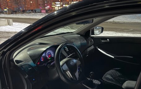Hyundai Solaris II рестайлинг, 2011 год, 500 000 рублей, 10 фотография