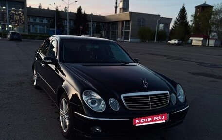 Mercedes-Benz E-Класс, 2004 год, 880 000 рублей, 3 фотография