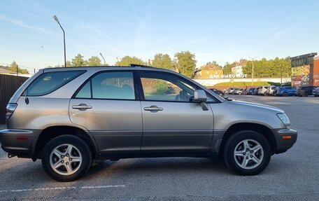 Lexus RX IV рестайлинг, 2002 год, 665 000 рублей, 3 фотография
