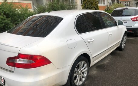 Skoda Superb III рестайлинг, 2012 год, 1 180 000 рублей, 2 фотография