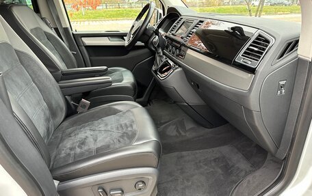 Volkswagen Multivan T6 рестайлинг, 2018 год, 4 999 000 рублей, 2 фотография