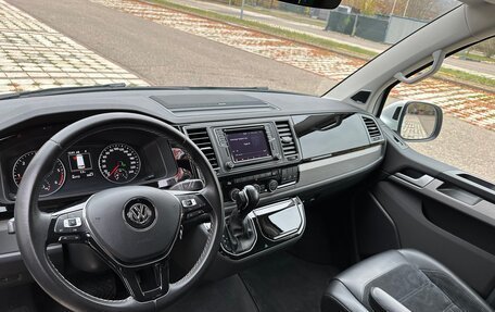 Volkswagen Multivan T6 рестайлинг, 2018 год, 4 999 000 рублей, 11 фотография