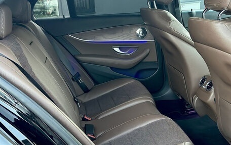 Mercedes-Benz E-Класс, 2016 год, 3 100 000 рублей, 24 фотография