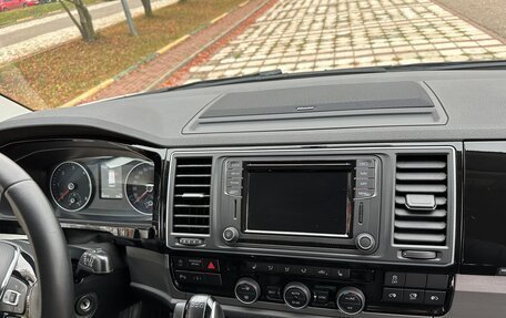 Volkswagen Multivan T6 рестайлинг, 2018 год, 4 999 000 рублей, 16 фотография