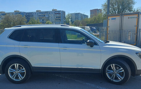 Volkswagen Tiguan II, 2019 год, 3 550 000 рублей, 2 фотография