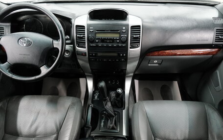 Toyota Land Cruiser Prado 120 рестайлинг, 2004 год, 1 999 000 рублей, 14 фотография