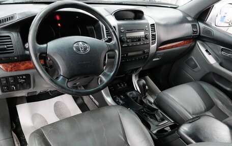 Toyota Land Cruiser Prado 120 рестайлинг, 2004 год, 1 999 000 рублей, 12 фотография
