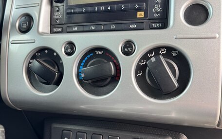 Toyota FJ Cruiser, 2012 год, 3 490 000 рублей, 13 фотография