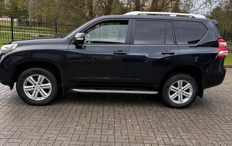 Toyota Land Cruiser Prado 150 рестайлинг 2, 2014 год, 3 300 000 рублей, 3 фотография