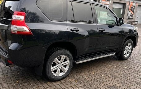 Toyota Land Cruiser Prado 150 рестайлинг 2, 2014 год, 3 300 000 рублей, 8 фотография