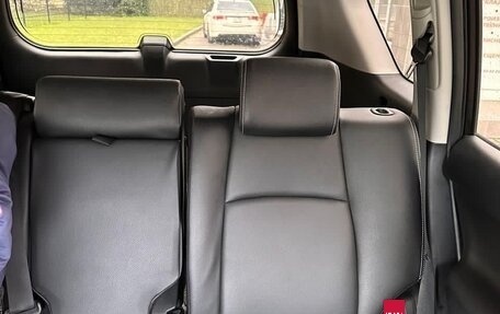 Toyota Land Cruiser Prado 150 рестайлинг 2, 2014 год, 3 300 000 рублей, 7 фотография