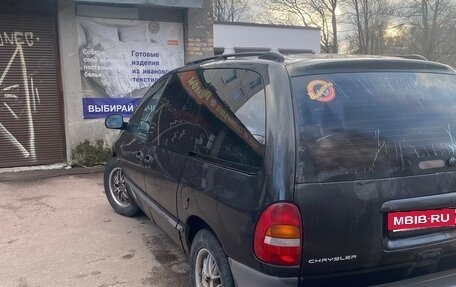 Chrysler Voyager III, 1998 год, 270 000 рублей, 4 фотография