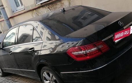 Mercedes-Benz E-Класс, 2010 год, 700 000 рублей, 2 фотография