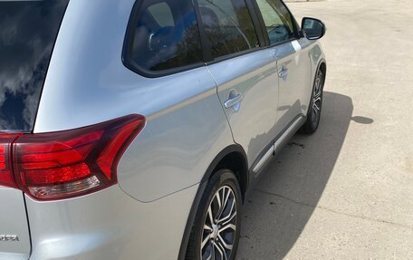 Mitsubishi Outlander III рестайлинг 3, 2017 год, 2 030 000 рублей, 6 фотография