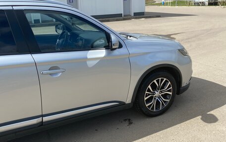 Mitsubishi Outlander III рестайлинг 3, 2017 год, 2 030 000 рублей, 7 фотография