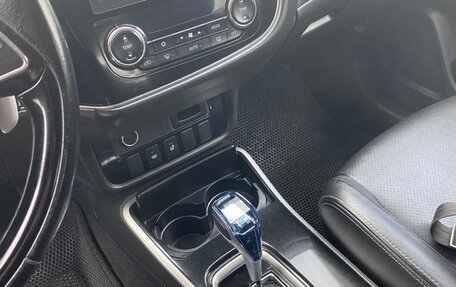 Mitsubishi Outlander III рестайлинг 3, 2017 год, 2 030 000 рублей, 10 фотография