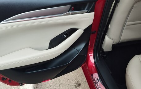 Mazda 6, 2018 год, 2 350 000 рублей, 17 фотография