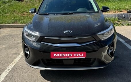 KIA Stonic, 2018 год, 1 950 000 рублей, 2 фотография