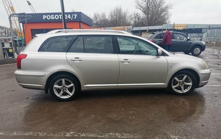 Toyota Avensis III рестайлинг, 2004 год, 800 000 рублей, 3 фотография