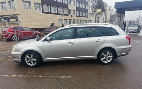 Toyota Avensis III рестайлинг, 2004 год, 800 000 рублей, 4 фотография